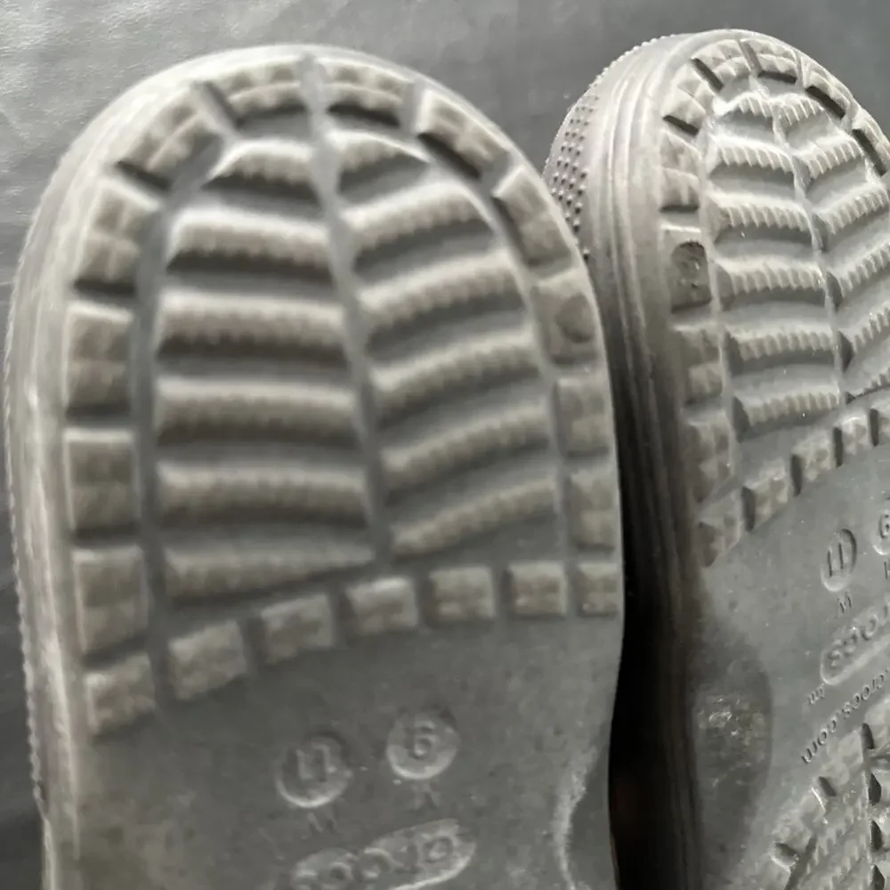 Crocs Modi Sport Flip Flop Sandals Black Men's 9 - Women’s 11 - 975